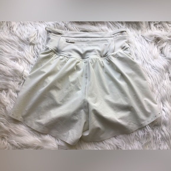 🌼Lululemon Nulux Road to Trail High-Rise 4” Trail Shorts Size 2 Bone Beige - Picture 9 of 15